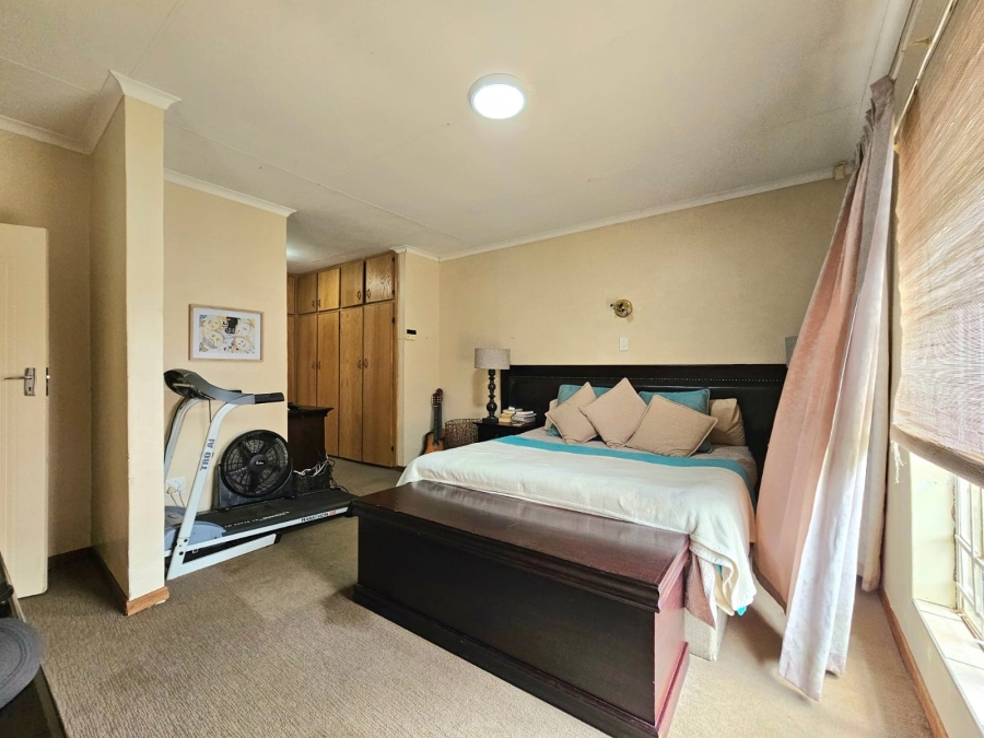 3 Bedroom Property for Sale in Van Der Hoff Park North West